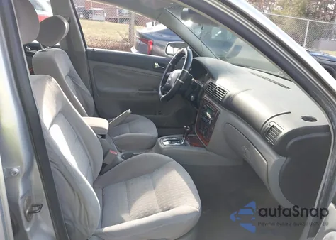 2003 Volkswagen Passat Gls V6 z USA, uszkodzony, nr VIN WVWPH63B63P334603